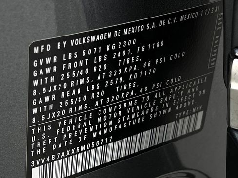 Used 2024 Volkswagen Tiguan SEL R-Line image 23