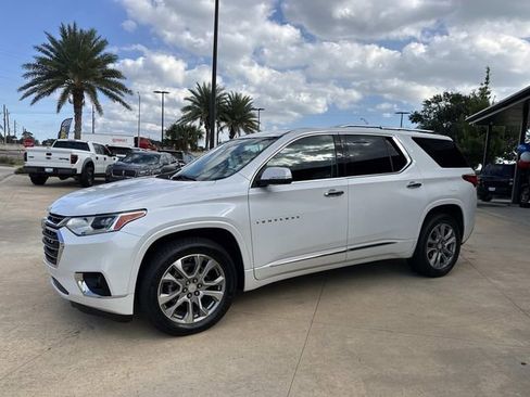 Used 2021 Chevrolet Traverse Premier image 4