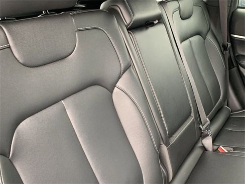 Certified 2025 Jeep Grand Cherokee Limited w/ Black Appearance Package image 39