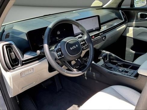 Used 2024 Kia Sorento S w/ Panoramic Sunroof Package FWD image 19