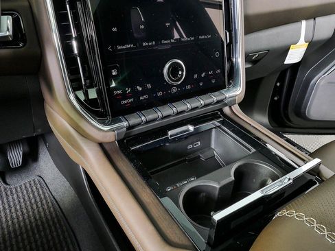 New 2026 GMC Yukon Denali Ultimate AWD/4WD image 18