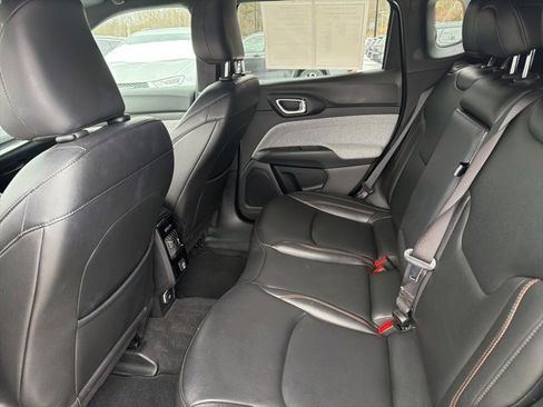 Used 2024 Jeep Compass Latitude image 17