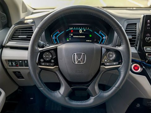 Used 2024 Honda Odyssey Elite image 45