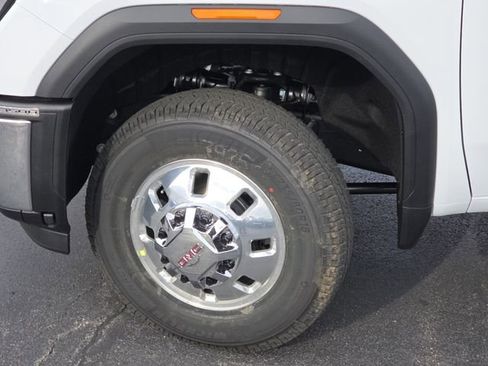 New 2026 GMC Sierra 3500 SLE w/ SLE Value Package image 24