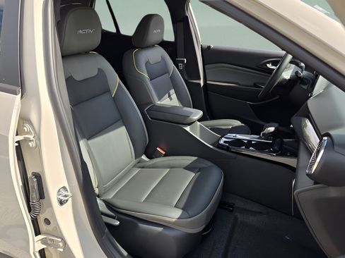 New 2026 Chevrolet Trax ACTIV w/ Sunroof Package FWD image 15