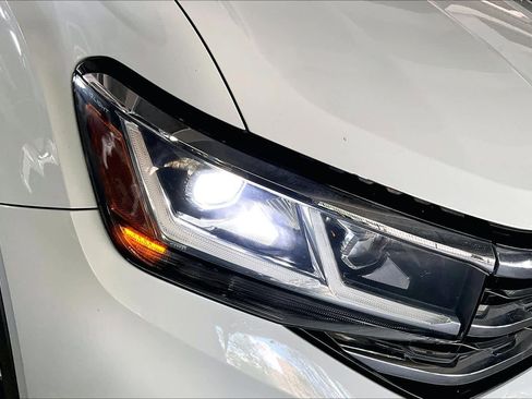 Used 2022 Volkswagen Atlas SE image 27