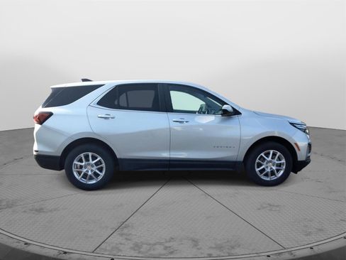 Used 2022 Chevrolet Equinox LT image 8