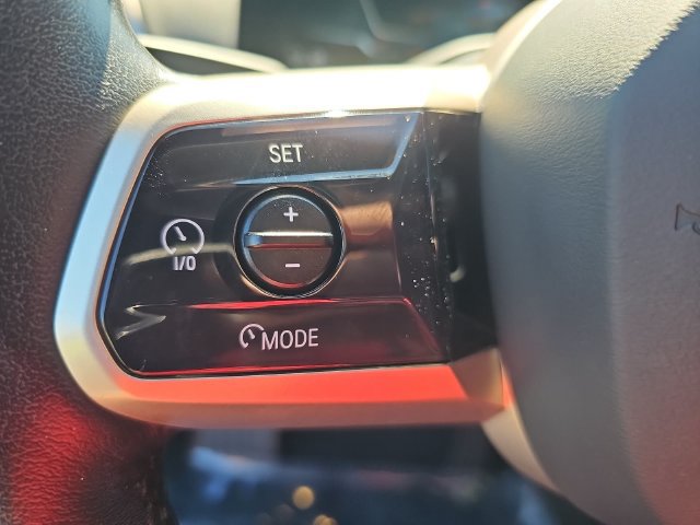 Used 2024 BMW iX xDrive50 w/ Premium Package AWD/4WD image 17