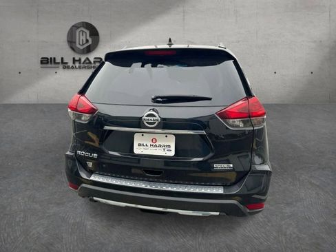 Used 2019 Nissan Rogue S w/ Special Edition Package FWD image 4
