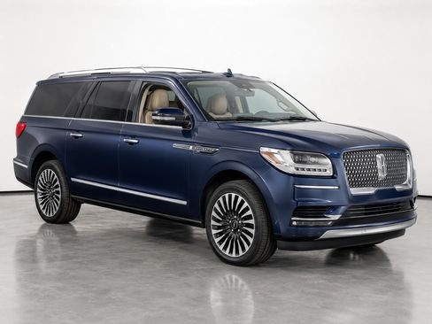 Used 2020 Lincoln Navigator L Reserve w/ Luxury Package AWD/4WD image 18