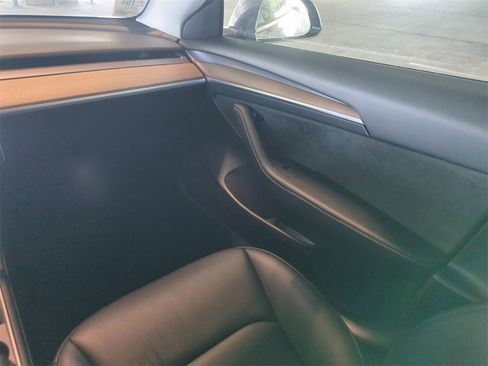 Used 2022 Tesla Model 3 Long Range image 16