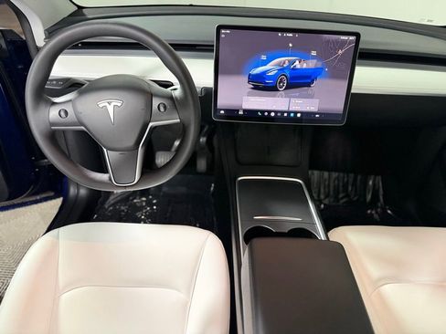 Used 2023 Tesla Model Y AWD image 12