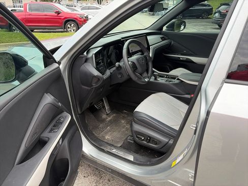 Used 2025 Lexus TX 500h AWD w/ Technology Package image 10