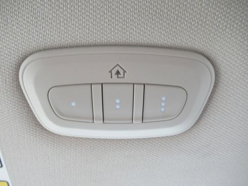 Used 2014 Jeep Cherokee Latitude w/ Comfort/Convenience Group FWD image 28