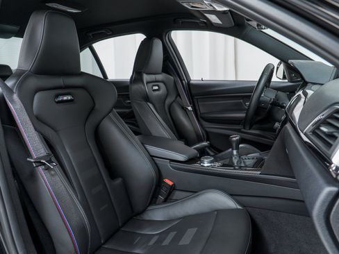 Used 2018 BMW M3 RWD image 24