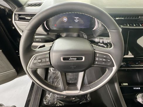 Used 2023 Jeep Grand Cherokee L Laredo AWD/4WD image 11