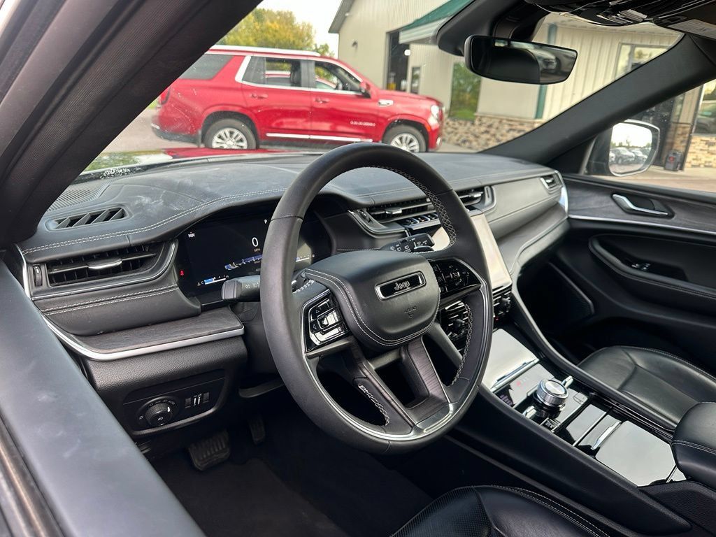 Used 2023 Jeep Grand Cherokee L Overland AWD/4WD image 2
