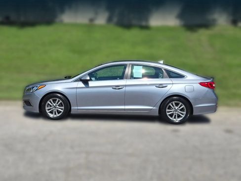 Used 2016 Hyundai Sonata SE w/ Cargo Package FWD image 8