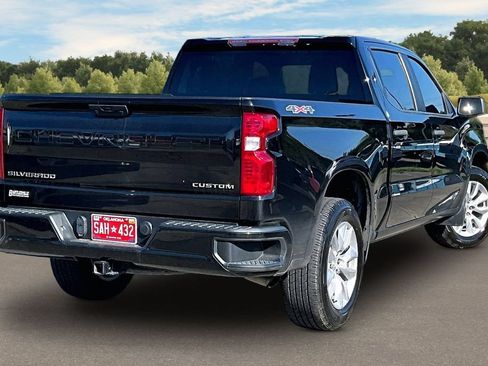 Used 2023 Chevrolet Silverado 1500 Custom AWD/4WD image 9