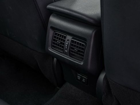 Used 2025 Toyota Camry SE FWD image 23
