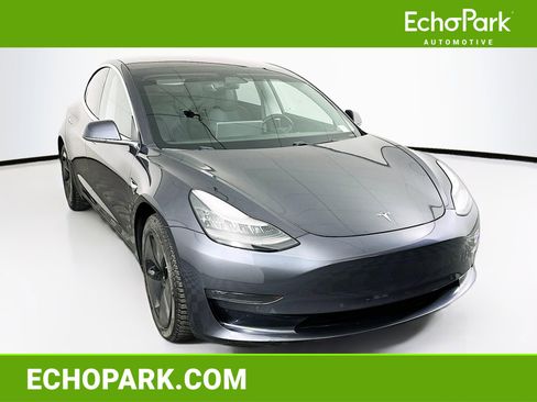 Used 2018 Tesla Model 3 Long Range image 1