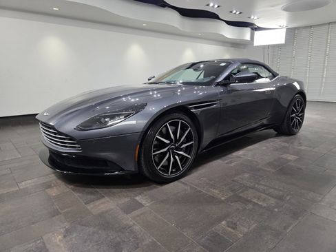 Used 2022 Aston Martin DB11 Volante RWD image 24