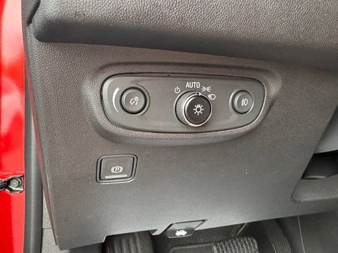 Used 2023 GMC Terrain SLT FWD image 24