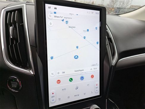 Used 2022 Ford Edge Titanium image 23