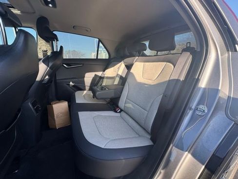 Used 2025 Kia Niro SX image 9