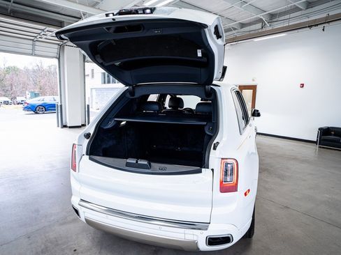 Used 2021 Rolls-Royce Cullinan image 61