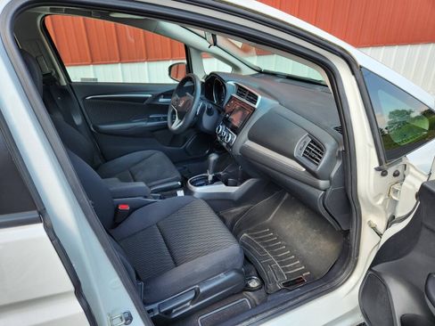 Used 2019 Honda Fit EX image 25