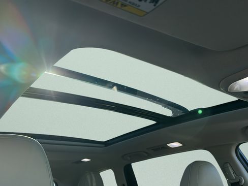 Used 2021 Subaru Ascent Limited w/ Technology Package image 32