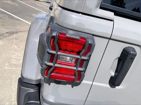 Used 2021 Jeep Wrangler Unlimited Rubicon image 28