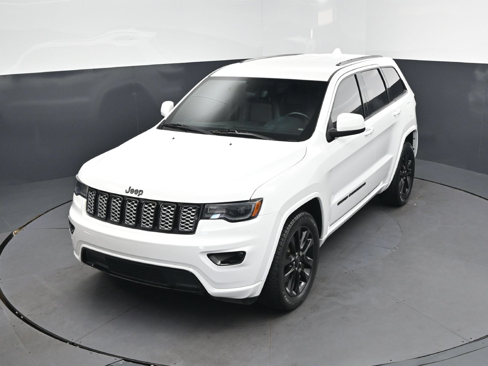 Used 2022 Jeep Grand Cherokee Laredo X RWD image 30