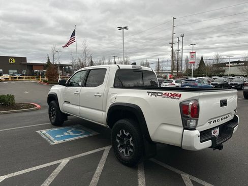 Certified 2022 Toyota Tacoma TRD Off-Road image 5