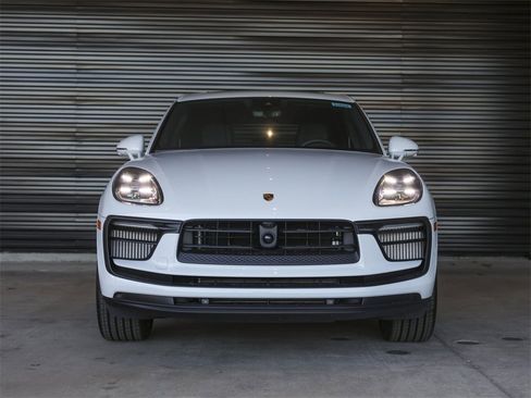 New 2026 Porsche Macan S image 10