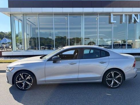 Used 2023 Volvo S60 B5 Plus w/ Climate Package AWD/4WD image 2