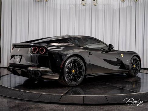 Used 2019 Ferrari 812 Superfast RWD image 15