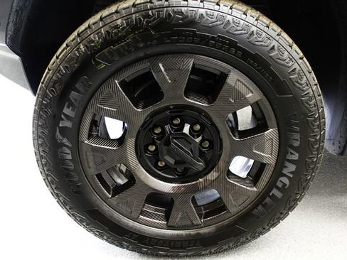 New 2026 GMC Hummer EV 3X w/ Carbon Fiber Edition Package AWD/4WD image 6