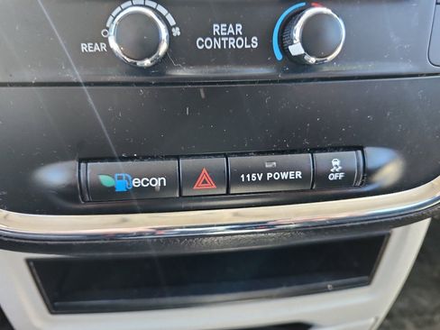 Used 2016 Dodge Grand Caravan SE w/ Quick Order Package 29E SE image 23