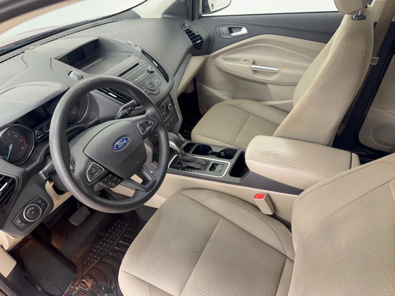 Used 2018 Ford Escape SE FWD image 4
