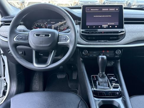 Used 2024 Jeep Compass Latitude AWD/4WD image 6
