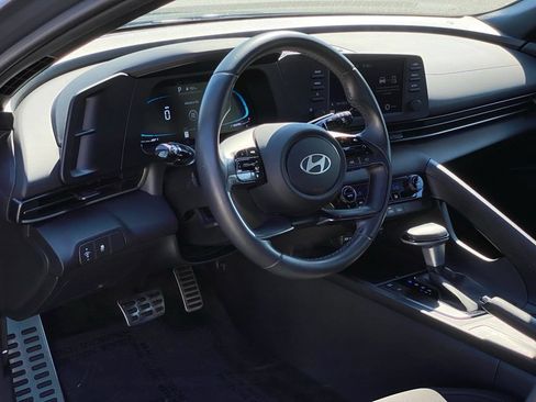 Used 2025 Hyundai Elantra Sport FWD image 10