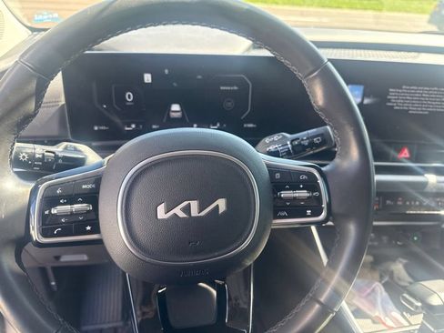 Certified 2025 Kia Carnival SX w/ SX Dark Edition Package FWD image 7