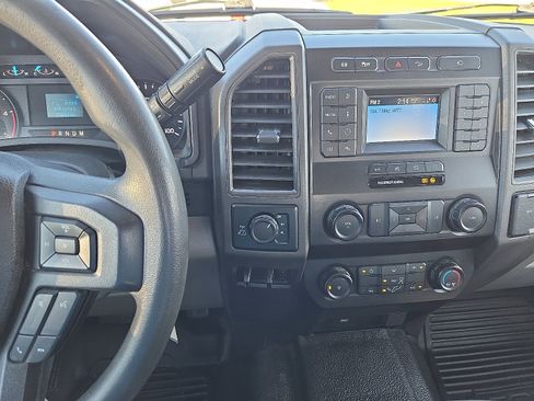 Used 2022 Ford F250 XL w/ Power Equipment Group image 10