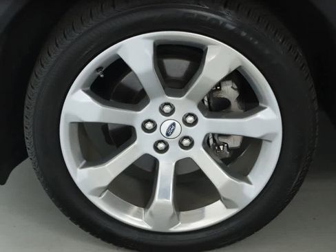 Used 2020 Ford Explorer Platinum w/ Premium Technology Package AWD/4WD image 39