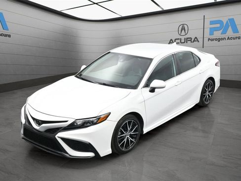 Used 2023 Toyota Camry SE image 36