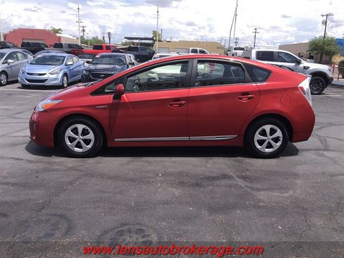 Used 2013 Toyota Prius Four w/ Deluxe Solar Roof Pkg FWD image 5