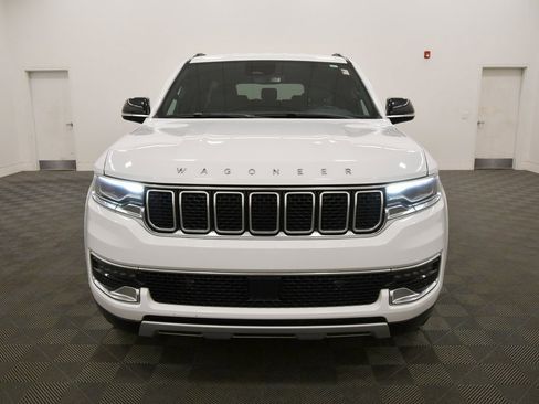 Used 2024 Jeep Wagoneer L Series II w/ Flexible Seating Group image 11