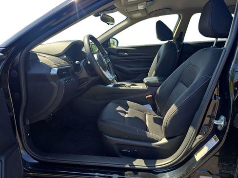 Used 2025 Nissan Altima 2.5 SV AWD/4WD image 11